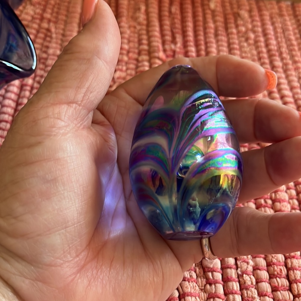 5 inch length 3 inch height glass bowl with iridescent blue paperweight egg - Picture 4 of 8